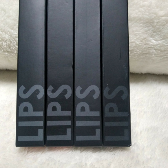 Lipstick - Picture 2 of 8